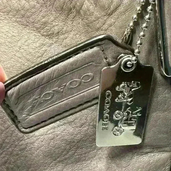 Coach 26224 Madison Phoebe Pebble Grain Leather Triple Compartment Bag Taupe - Picture 6 of 16